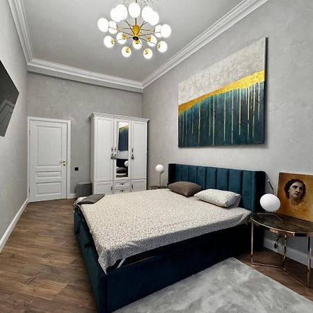 Deribasivska 10 Luxury Apartment Odessa Exterior foto